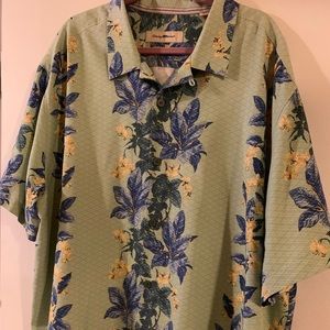 Tommy Bahamas Hawaiian shirt